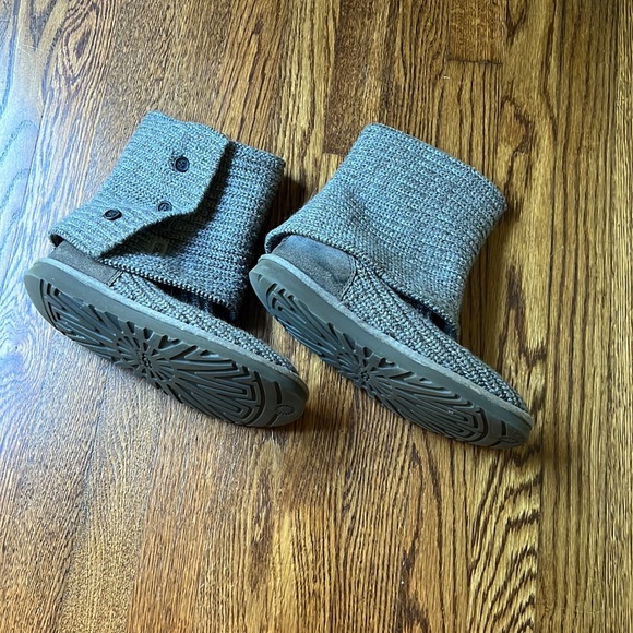 UGG Women's Classic Cardy - Picture 3 of 5